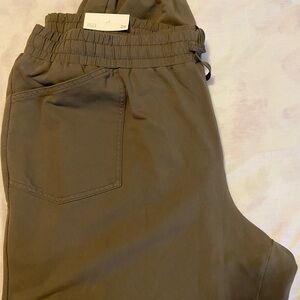 Women’s Maurices Brand Olive Green Jogger Pants 2X NWT